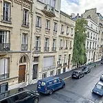 Executive Apartment - Hotel Particulier, Paris 16